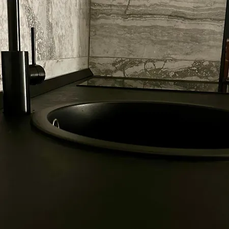 Gregory Lem Collection Konukevi Roma